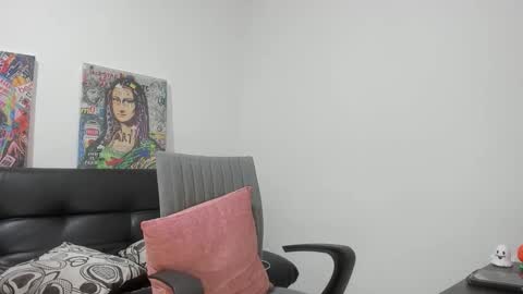 Snapshot of mike3xxx chatting on 10-22-25, 02:12 mike3xxx online show from 10-22-25, 02:12