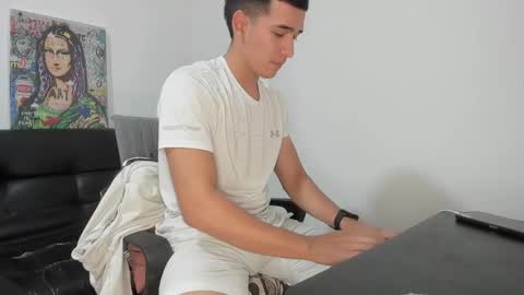 Snapshot of mike3xxx chatting on 10-24-25, 02:30 mike3xxx online show from 10-24-25, 02:30