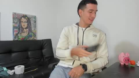 Snapshot of mike3xxx chatting on 11-11-25, 02:22 mike3xxx online show from 11-11-25, 02:22