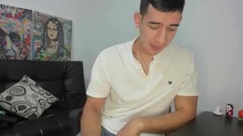 Snapshot of mike3xxx chatting on 11-23-25, 10:09 mike3xxx online show from 11-23-25, 10:09