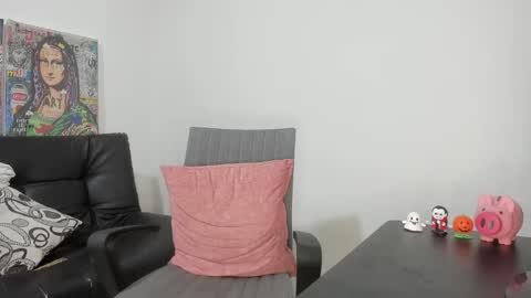 Snapshot of mike3xxx chatting on 11-25-25, 11:38 mike3xxx online show from 11-25-25, 11:38