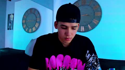 Mike 0233 online show from 12-12-24, 03:43