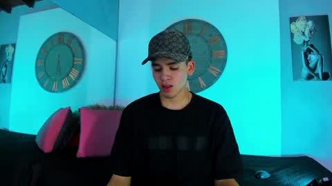 Mike 0233 online show from 01-24-25, 03:32