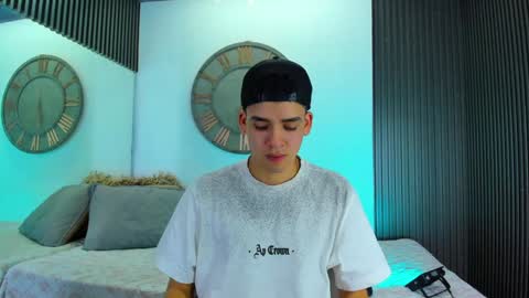 Mike 0233 online show from 02-05-25, 04:06