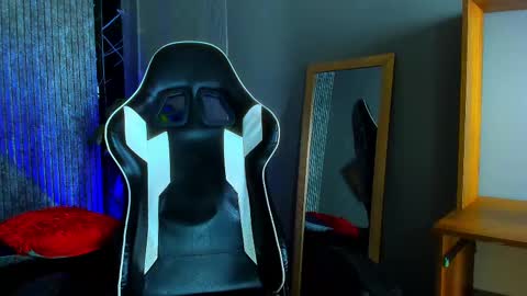 Mike 0233 online show from 03-11-25, 07:15