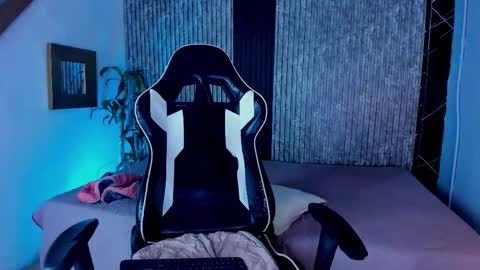 Mike 0233 online show from 09-13-25, 07:08