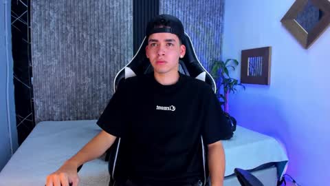 Mike 0233 online show from 09-17-25, 04:47