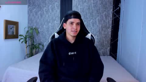 Mike 0233 online show from 09-27-25, 04:17