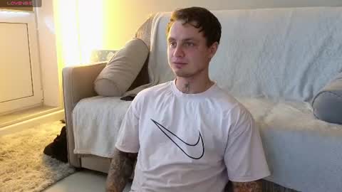 Snapshot of mike___magic chatting on 06-14-26, 03:30 Mike Magic online show from 06-14-26, 03:30