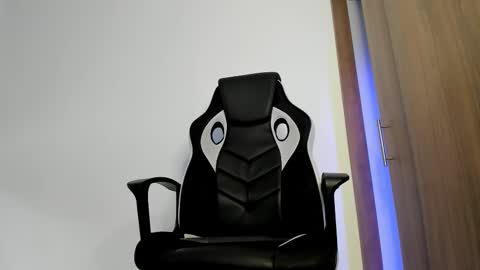 Mike Belle online show from 01-13-26, 03:39