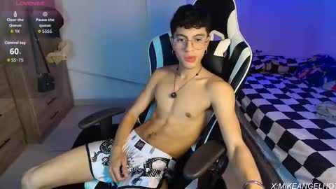 Mike Pineapple online show from 03-19-26, 03:54