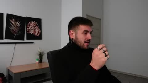 Snapshot of mike_platano chatting on 09-10-25, 05:51 MIKE PLATANO online show from 09-10-25, 05:51