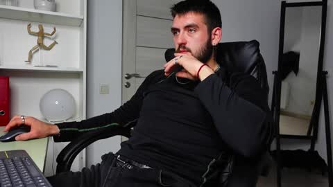 Snapshot of mike_platano chatting on 09-24-25, 09:07 MIKE PLATANO online show from 09-24-25, 09:07