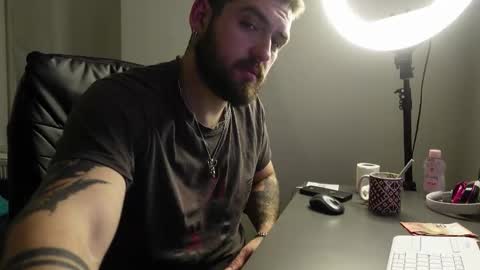 Snapshot of mike_platano chatting on 11-11-25, 08:09 MIKE PLATANO online show from 11-11-25, 08:09