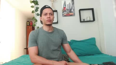Enrique Rolly online show from 09-20-25, 03:18