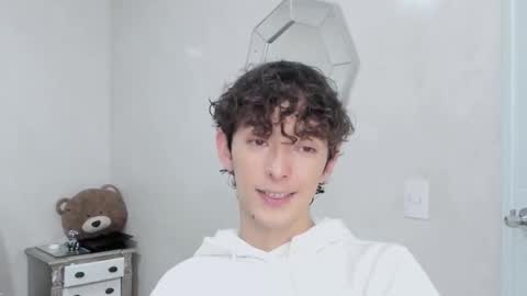 Snapshot of mikebelf4 chatting on 02-15-26, 09:00 Mikebelf4 online show from 02-15-26, 09:00