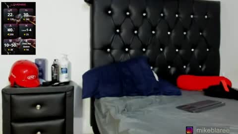 Snapshot of mikeblaree chatting on 06-11-26, 12:08 mikeblaree online show from 06-11-26, 12:08