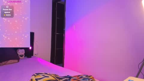 Snapshot of mikee_g chatting on 04-24-26, 08:33 ZARA BLARE online show from 04-24-26, 08:33
