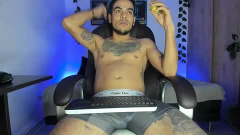 mikee_scooth online show from 03-11-25, 07:04