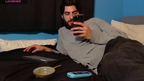 mikehawk1589 online show from 12-23-24, 06:44