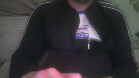 Snapshot of mikehockishuge9 chatting on 11-23-25, 10:09 mikehockishuge9 online show from 11-23-25, 10:09