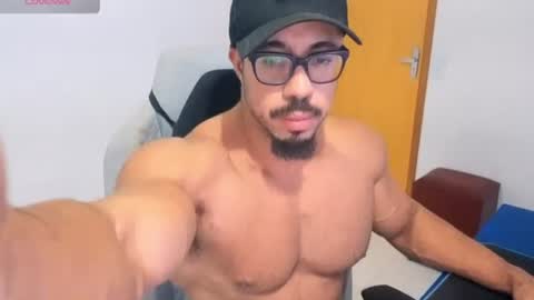 Snapshot of mikehotk chatting on 06-18-26, 07:51 mikehotk online show from 06-18-26, 07:51