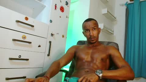 Snapshot of mikejaybr chatting on 04-06-26, 01:58 Mike Jay online show from 04-06-26, 01:58