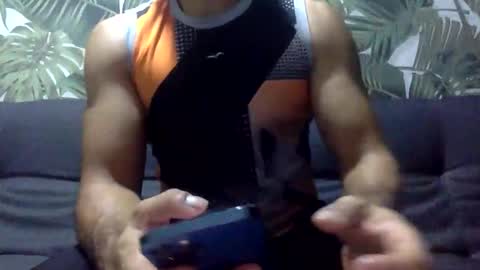 Snapshot of mikeleto12 chatting on 06-06-26, 04:06 mikeleto12 online show from 06-06-26, 04:06