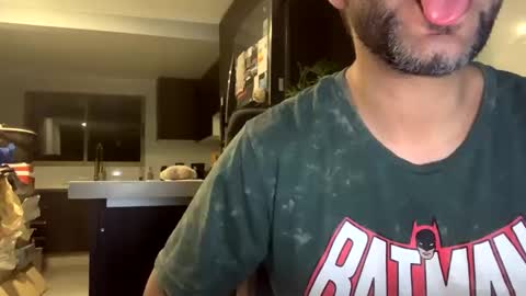 miker1239 online show from 12-18-24, 03:26