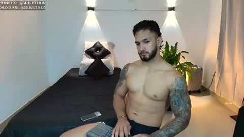 Snapshot of mikethomson01 chatting on 06-13-26, 12:41 Mike online show from 06-13-26, 12:41