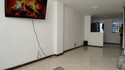 Snapshot of mikethomson01 chatting on 06-26-26, 02:32 Mike online show from 06-26-26, 02:32