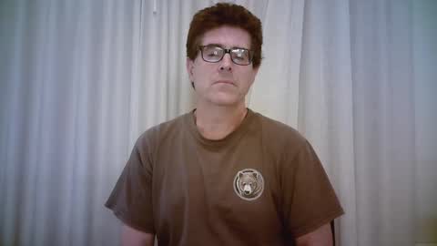 Snapshot of mikewulds chatting on 12-10-24, 01:43 Mike online show from 12-10-24, 01:43