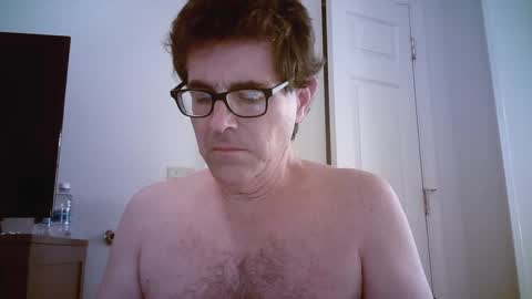 Snapshot of mikewulds chatting on 12-12-24, 01:43 Mike online show from 12-12-24, 01:43