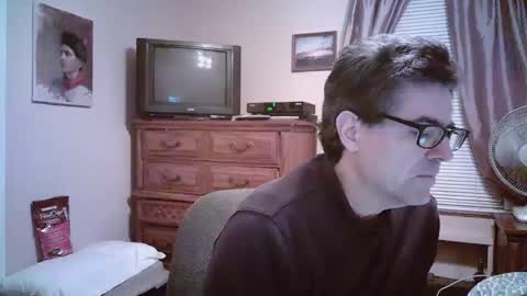 Snapshot of mikewulds chatting on 01-28-25, 12:26 Mike online show from 01-28-25, 12:26