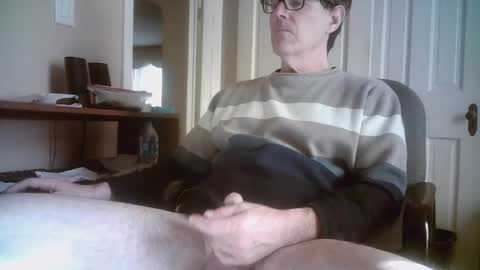 Snapshot of mikewulds chatting on 02-08-25, 03:21 Mike online show from 02-08-25, 03:21