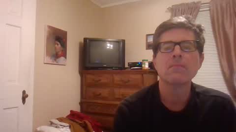 Snapshot of mikewulds chatting on 02-15-25, 08:22 Mike online show from 02-15-25, 08:22