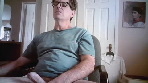 Snapshot of mikewulds chatting on 09-17-25, 01:46 Mike online show from 09-17-25, 01:46