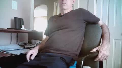 Snapshot of mikewulds chatting on 09-27-25, 01:05 Mike online show from 09-27-25, 01:05