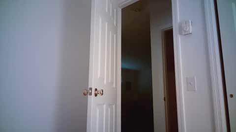 Snapshot of mikewulds chatting on 10-03-25, 11:29 Mike online show from 10-03-25, 11:29