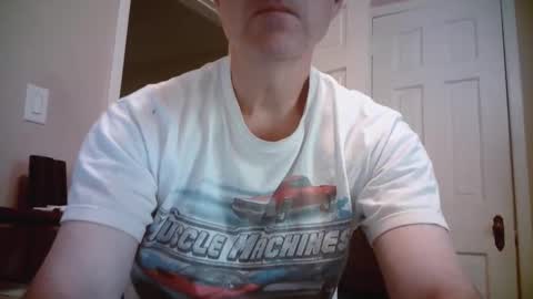 Snapshot of mikewulds chatting on 10-11-25, 02:48 Mike online show from 10-11-25, 02:48