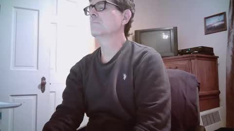 Snapshot of mikewulds chatting on 10-25-25, 02:52 Mike online show from 10-25-25, 02:52