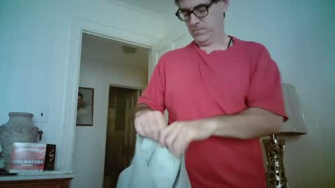 Snapshot of mikewulds chatting on 07-04-26, 01:50 Mike online show from 07-04-26, 01:50