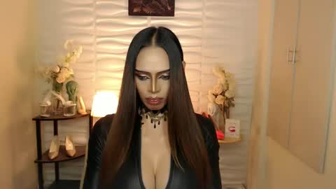 Mistress MikeyAlawi online show from 12-16-24, 07:26