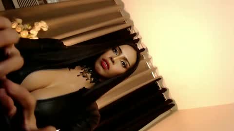 Mistress MikeyAlawi online show from 02-17-25, 07:53