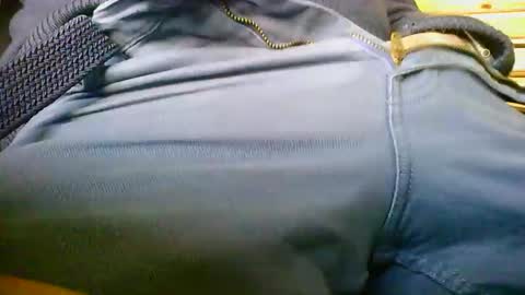 mikeybed online show from 04-11-26, 02:43