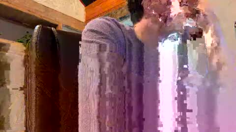 Snapshot of mikeydubs10 chatting on 05-06-26, 01:27 mikeydubs10 online show from 05-06-26, 01:27