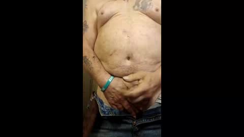 Snapshot of mikeyliksclits chatting on 05-18-26, 07:31 mikeyliksclits online show from 05-18-26, 07:31