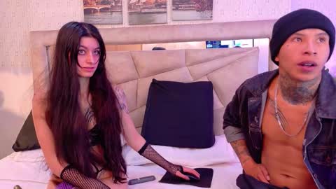 Snapshot of mikeysara_ chatting on 12-01-25, 12:10 Mike Sara online show from 12-01-25, 12:10