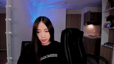 VIOLETAMIKE online show from 12-02-25, 11:00