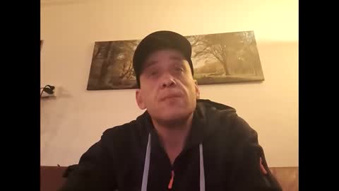 mikiey666 online show from 12-19-25, 09:11